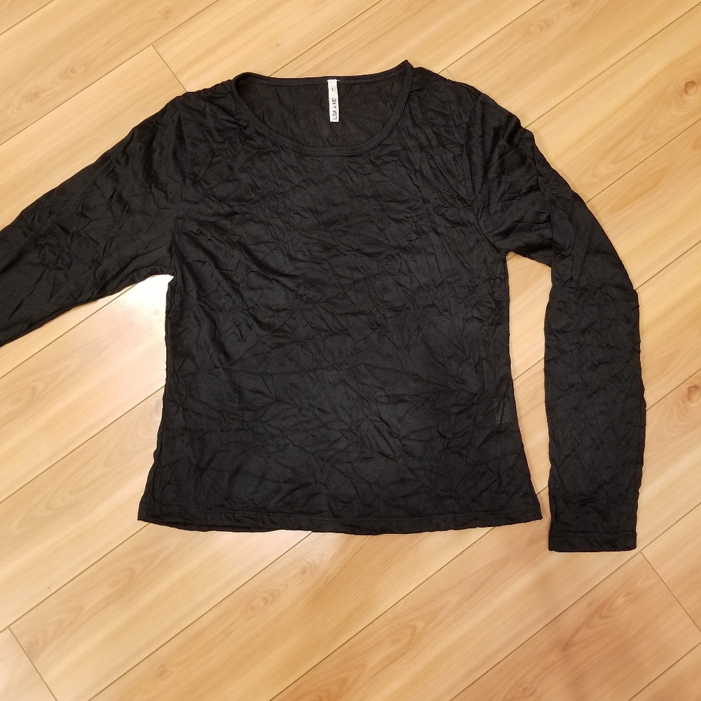 Basic Black Crinkle Top